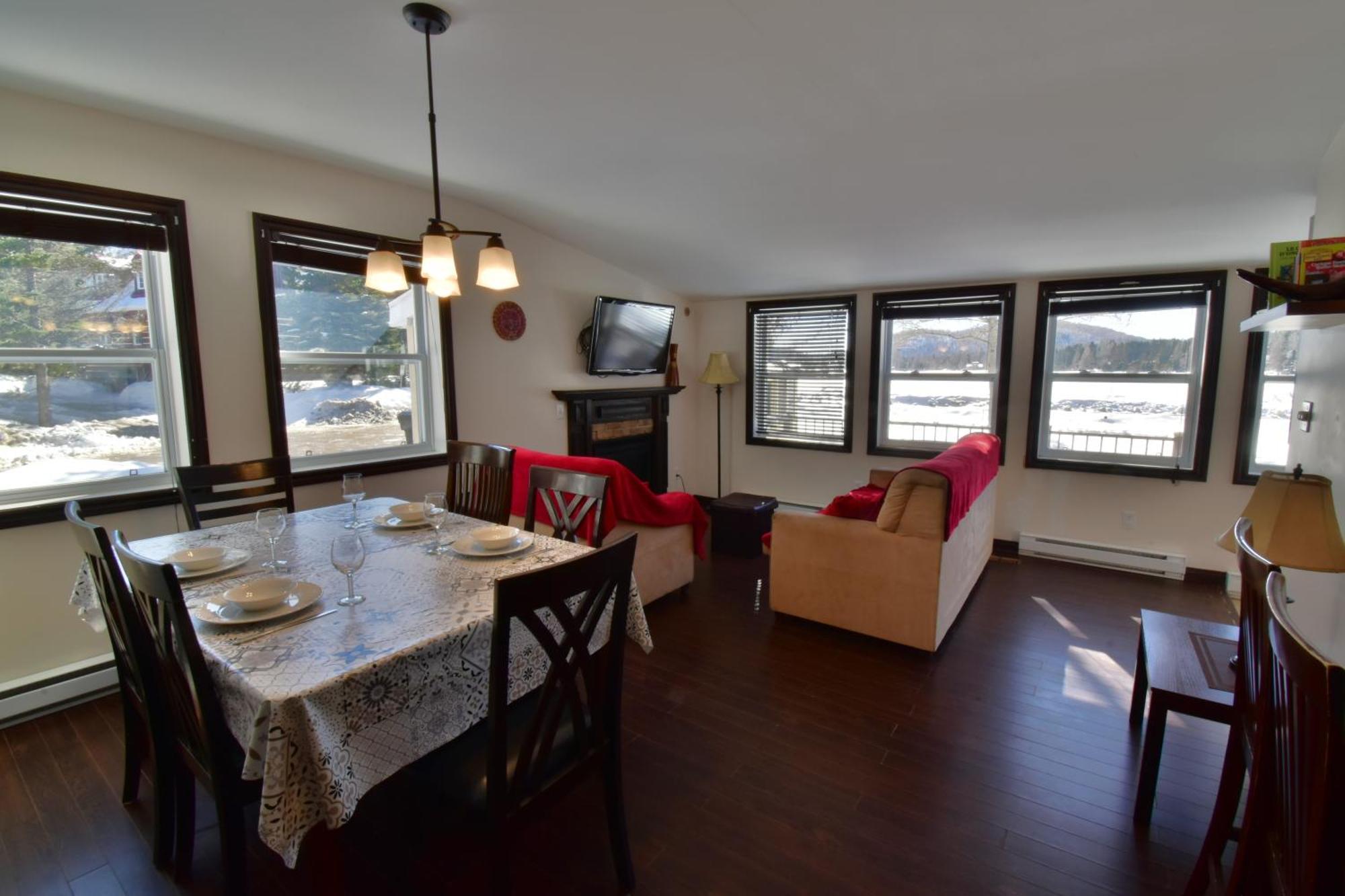 Emme Chalets Sainte-Lucie-de-Doncaster Esterno foto