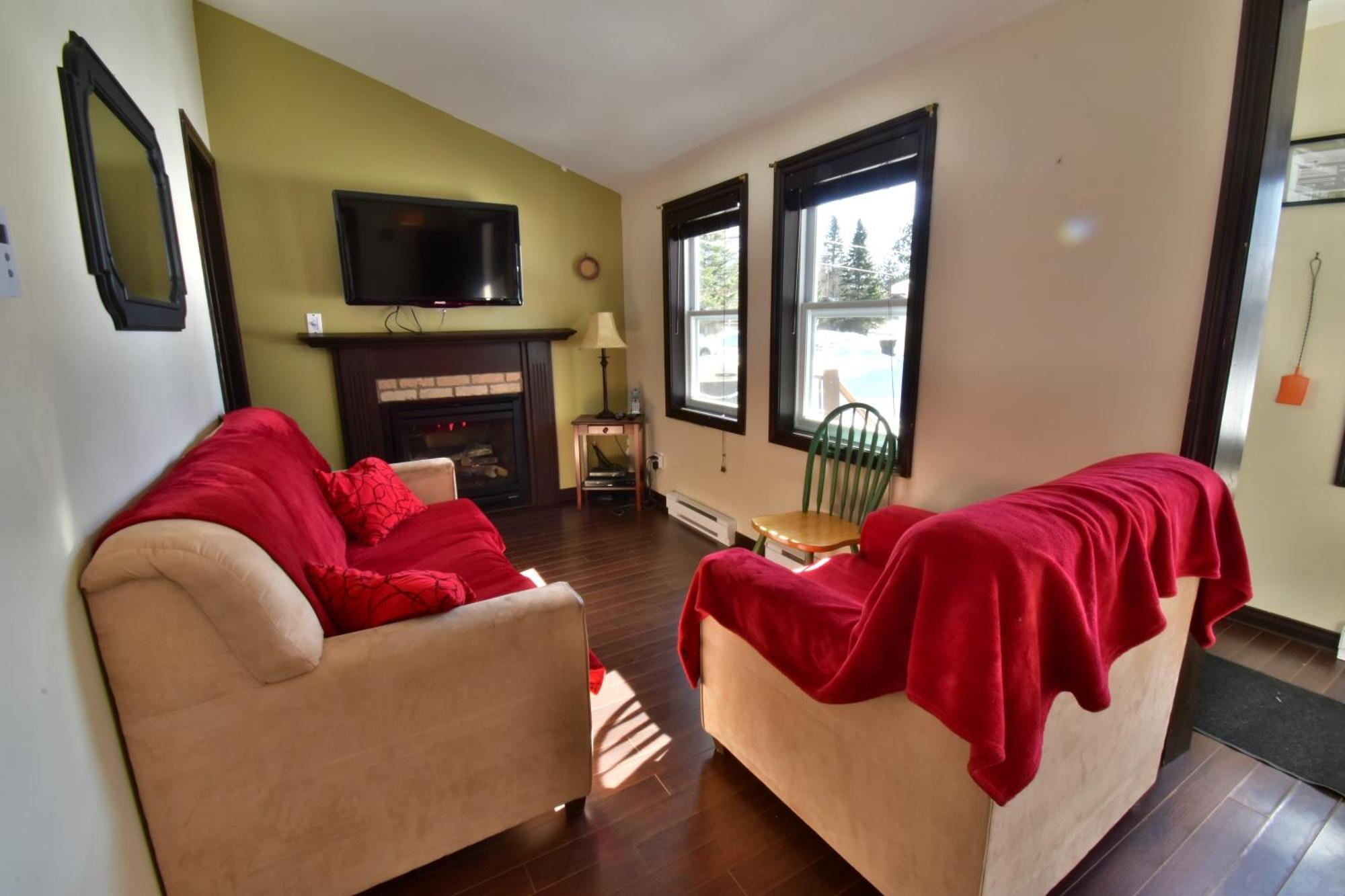 Emme Chalets Sainte-Lucie-de-Doncaster Esterno foto