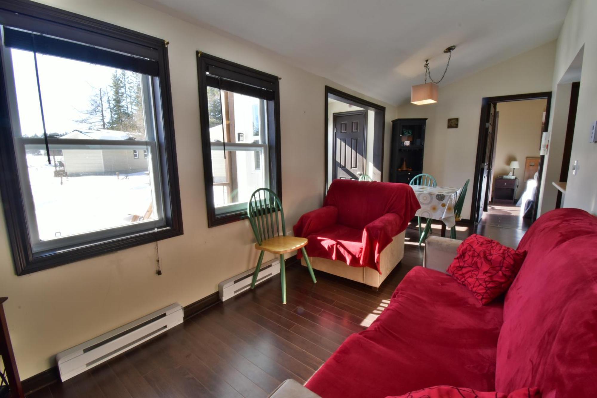 Emme Chalets Sainte-Lucie-de-Doncaster Esterno foto