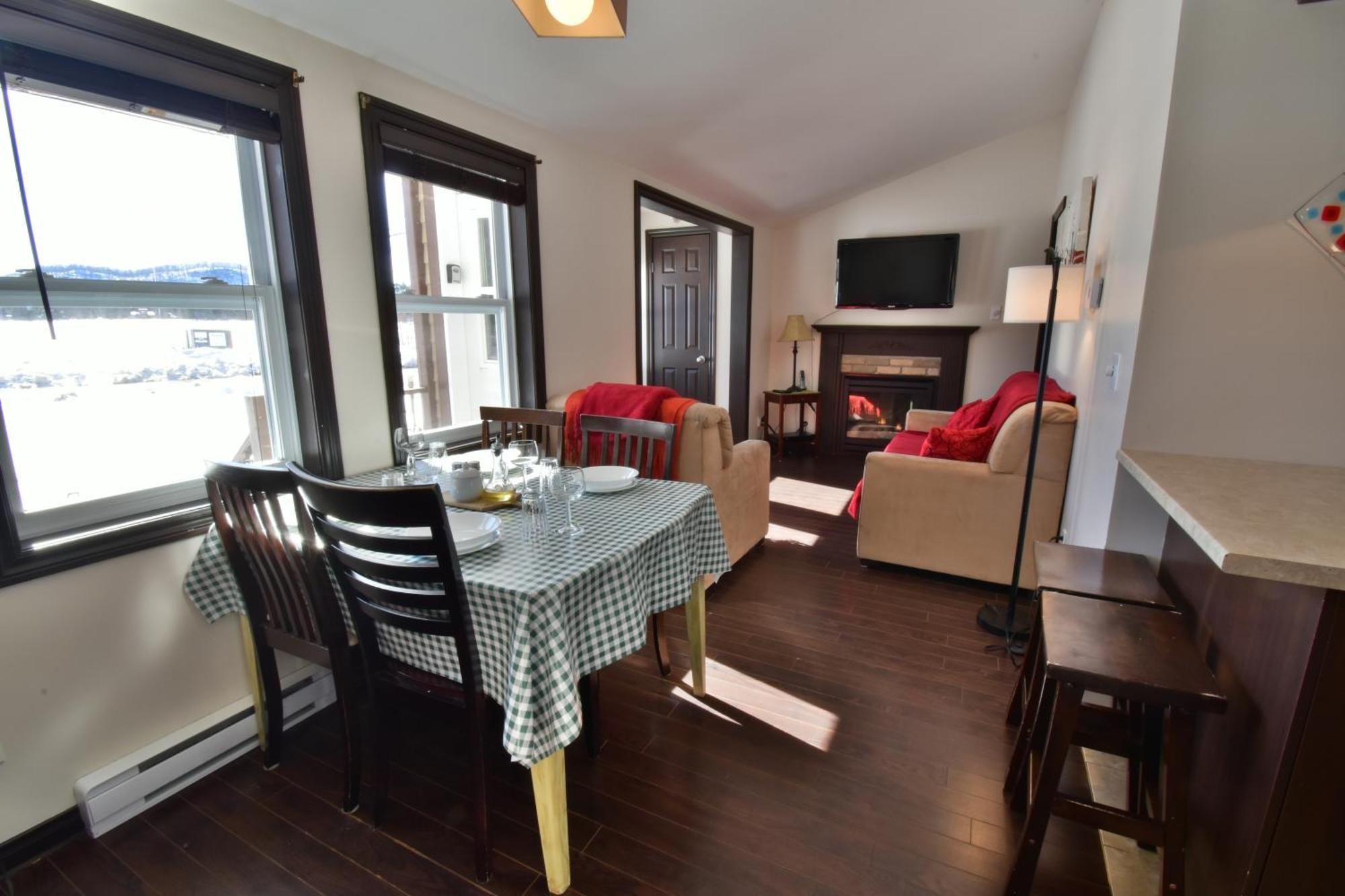 Emme Chalets Sainte-Lucie-de-Doncaster Esterno foto