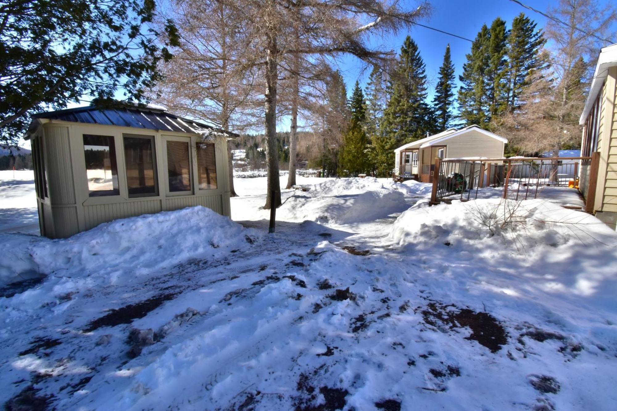 Emme Chalets Sainte-Lucie-de-Doncaster Esterno foto