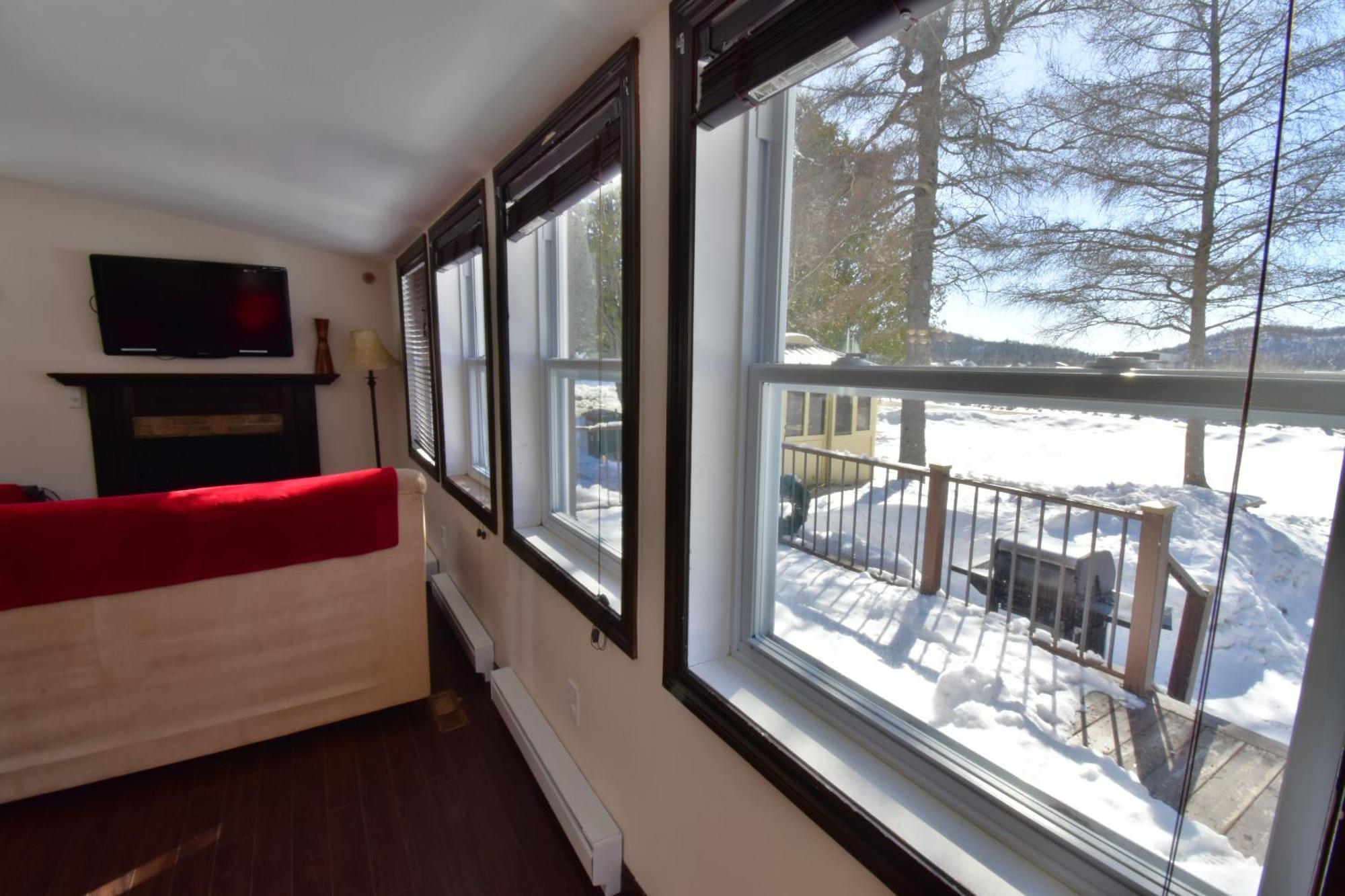 Emme Chalets Sainte-Lucie-de-Doncaster Esterno foto